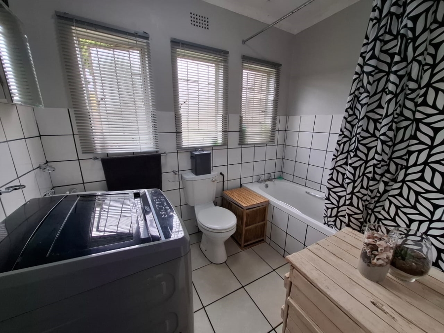 2 Bedroom Property for Sale in Langenhovenpark Free State